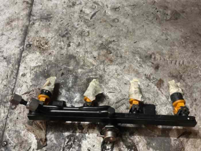 Rampe injection avec injecteur xu10j4 1