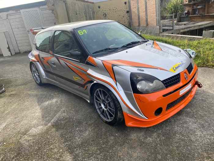 Clio F2000 3