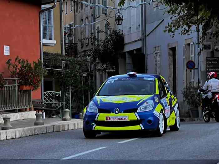 VEND CLIO R3 MAX FULL 1