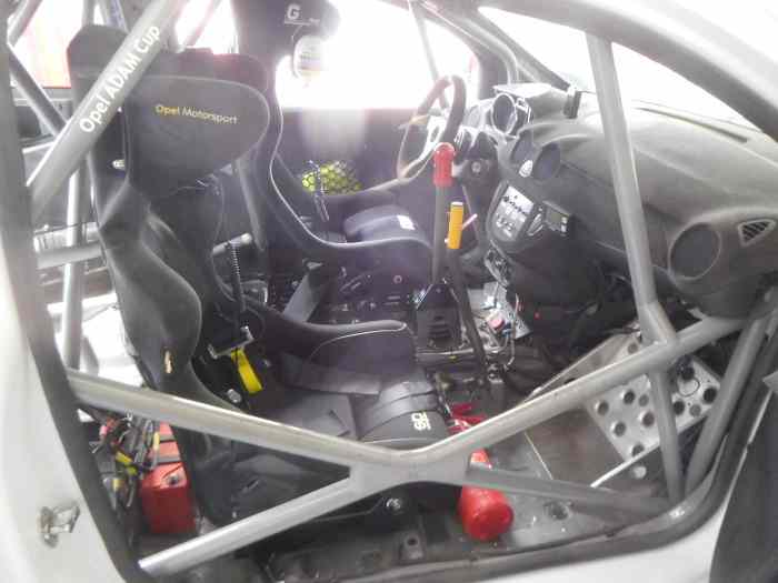 Opel Adam Cup 2014 version France FR2 2