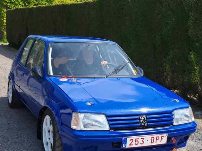 205 GTI GrA