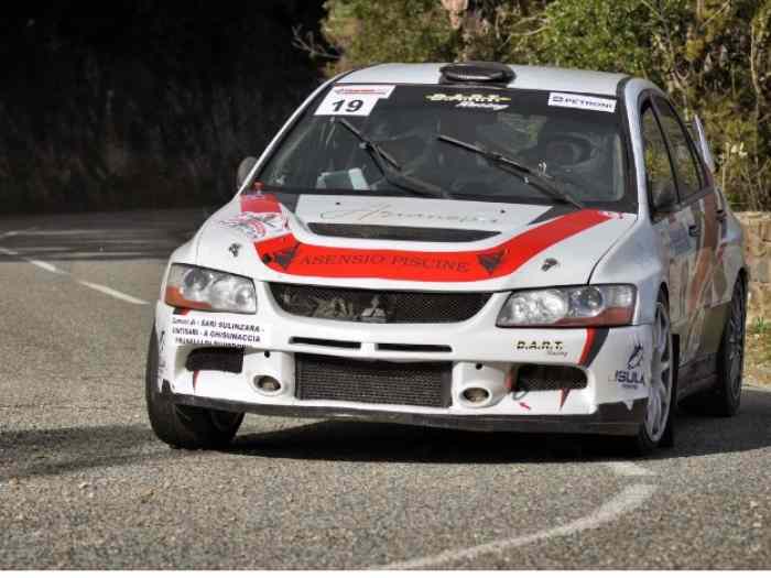 Mitsubishi lancer evo 9