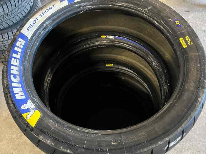 Michelin M21 en 18 pouces Neuf