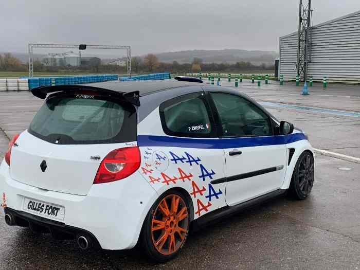 Clio 3 Cup X85 n° 656 4