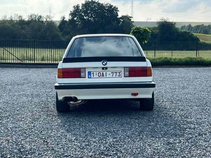 BMW E30 325i - 185 CV 5