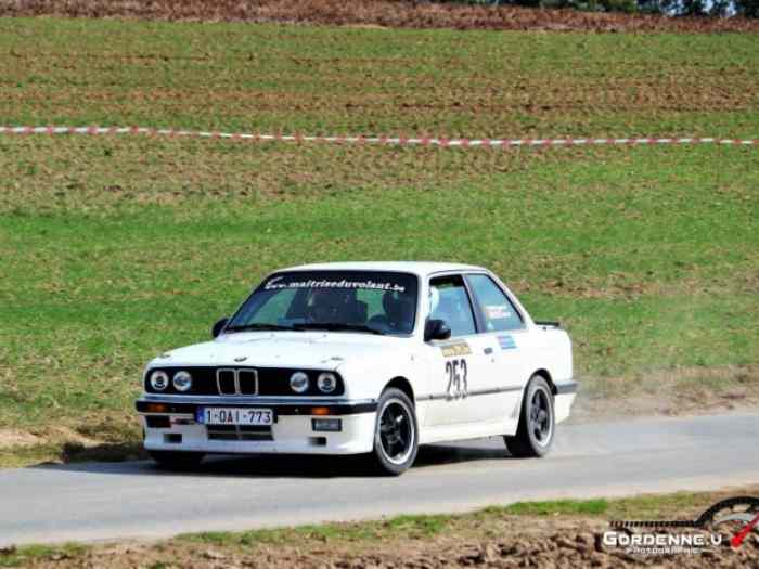 BMW E30 325i - 185 CV