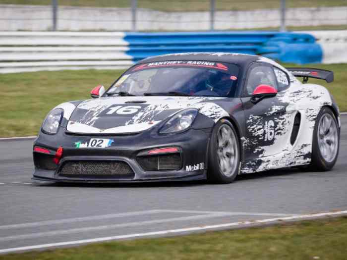 Porsche Cayman GT4 Manthey Racing 3