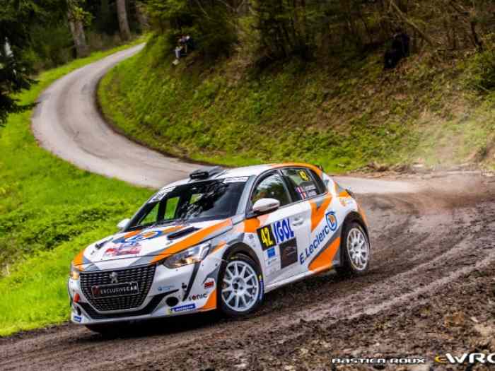 PEUGEOT 208 RALLY4 ACCIDENTEE