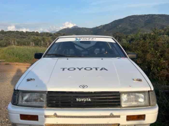 TOYOTA AE86 0