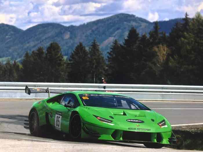 Lamborghini Huracan ST course de côte